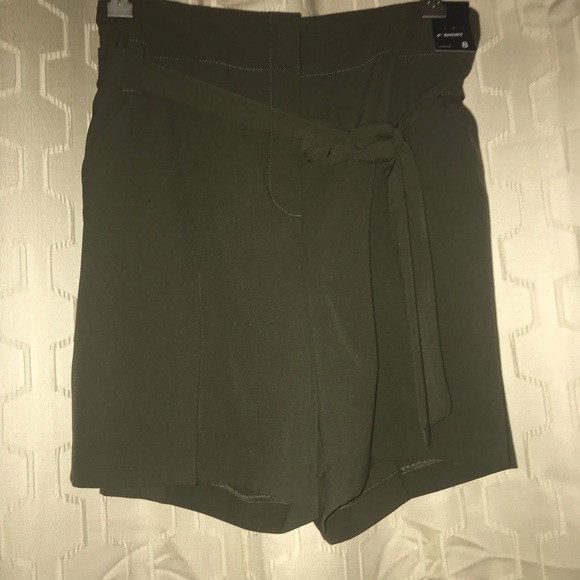 Shorts - Picture 2 of 3